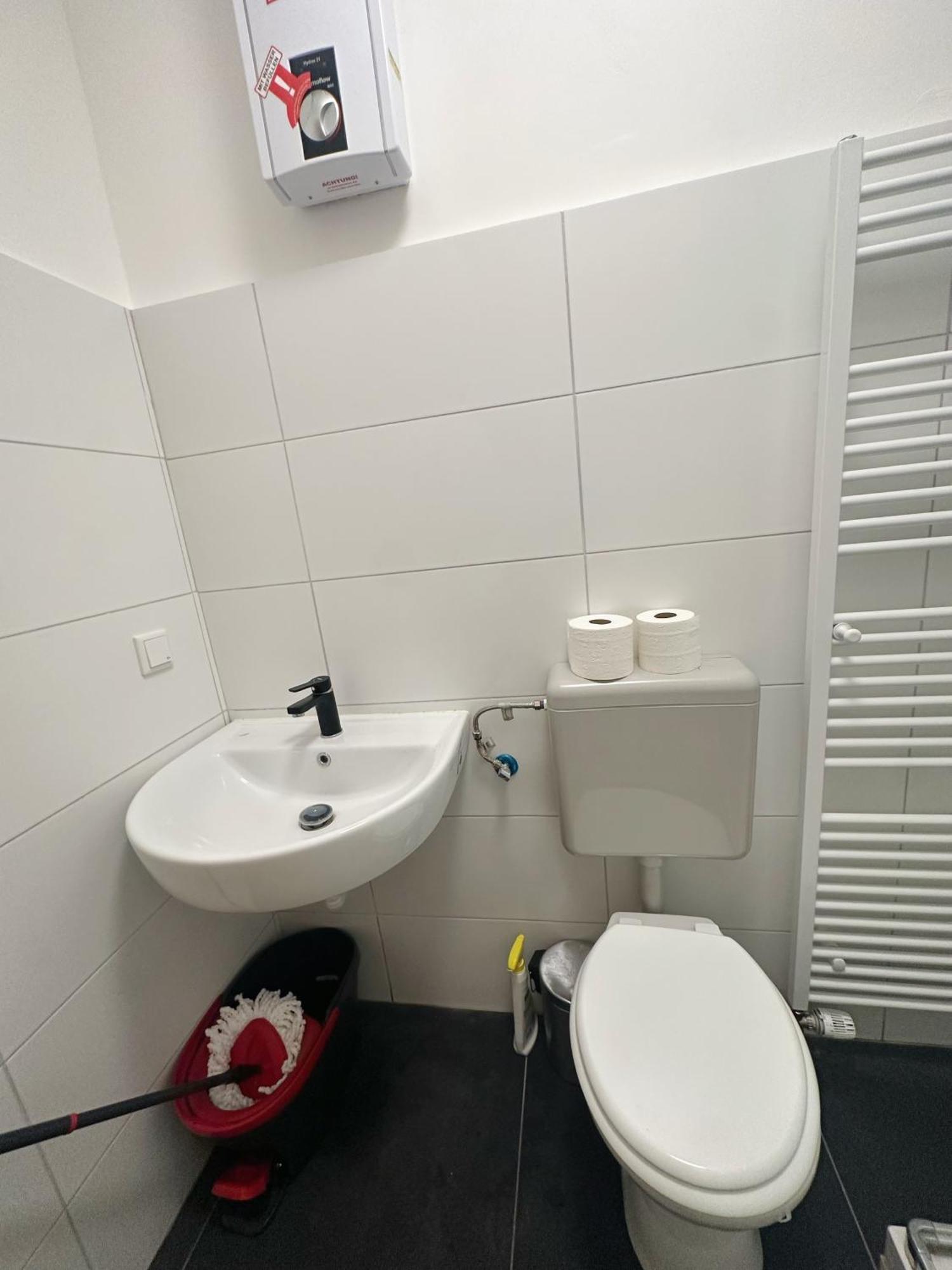デュッセルドルフ2Schlafenzimmer 5Betten Montuerwhonungアパートメント エクステリア 写真