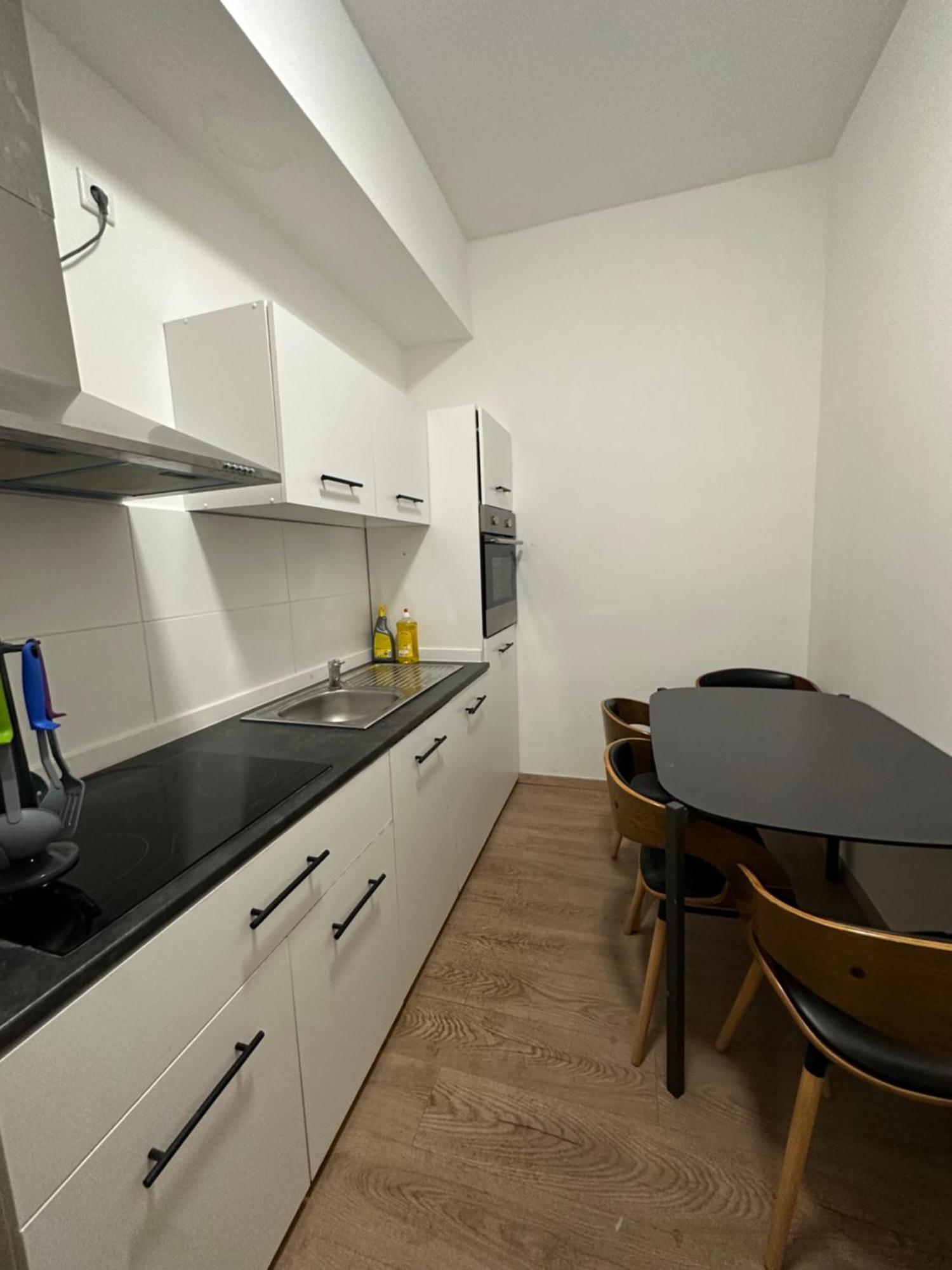 デュッセルドルフ2Schlafenzimmer 5Betten Montuerwhonungアパートメント エクステリア 写真