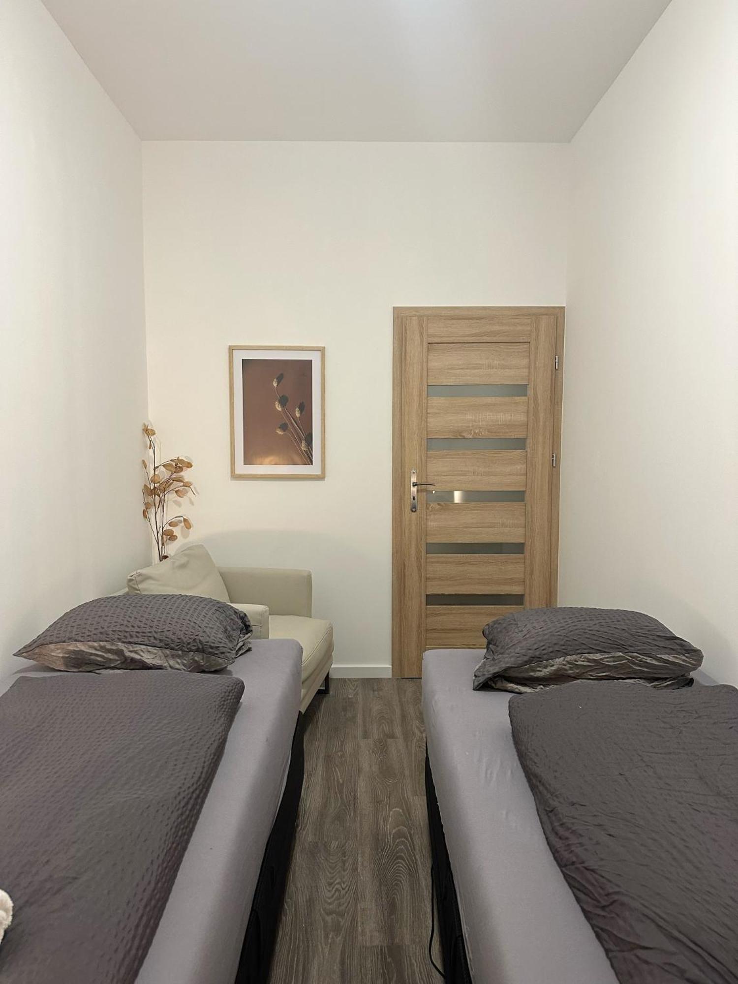 デュッセルドルフ2Schlafenzimmer 5Betten Montuerwhonungアパートメント エクステリア 写真